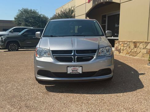 Used 2016 Dodge Grand Caravan SE FWD image 5