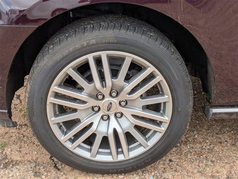 Used 2024 Ford Expedition Platinum image 26