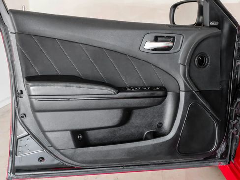 Used 2019 Dodge Charger R/T image 41