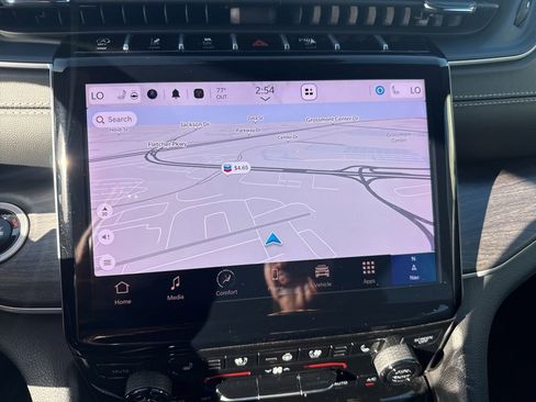 Certified 2024 Jeep Grand Cherokee Limited w/ Luxury Tech Group II image 20