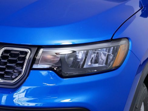 Used 2024 Jeep Compass Sport image 16