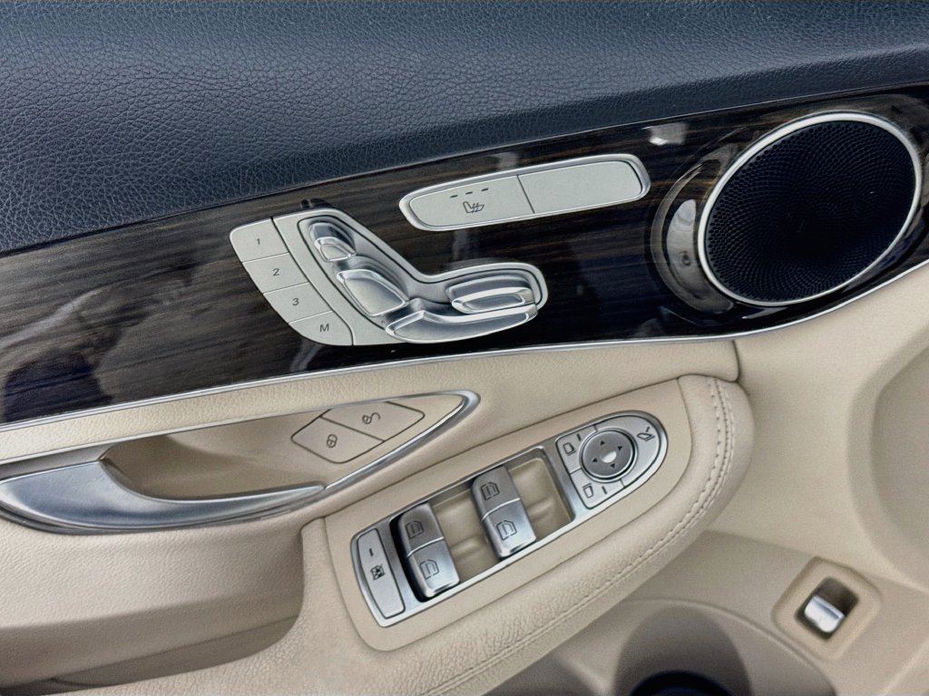 Used 2016 Mercedes-Benz C 300 Sedan image 20