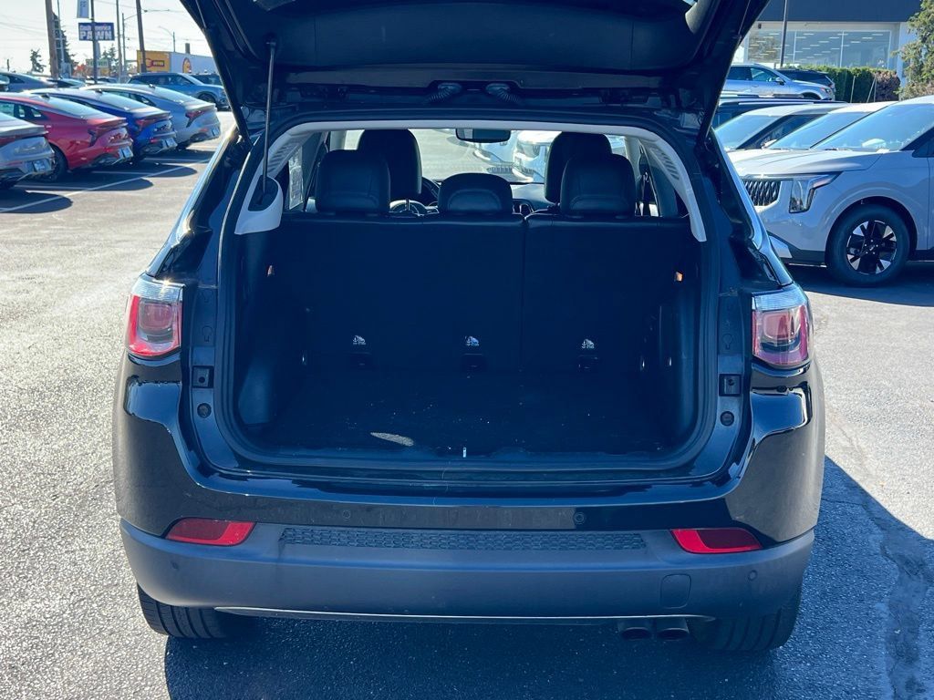 Used 2018 Jeep Compass Limited w/ Navigation Group FWD image 12