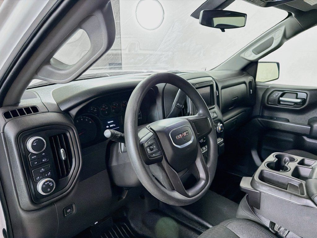 Used 2020 GMC Sierra 1500 4x4 Crew Cab w/ Sierra Value Package image 10