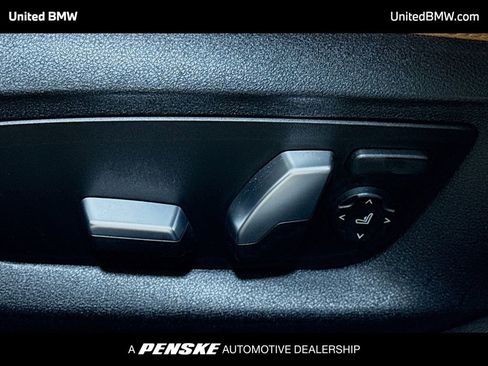 Used 2021 BMW 530i xDrive w/ Premium Package AWD/4WD image 4