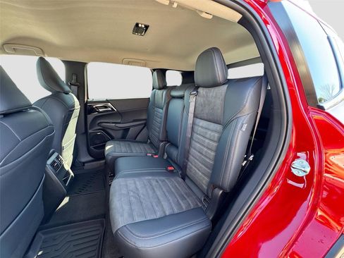 New 2026 Mitsubishi Outlander SE image 22