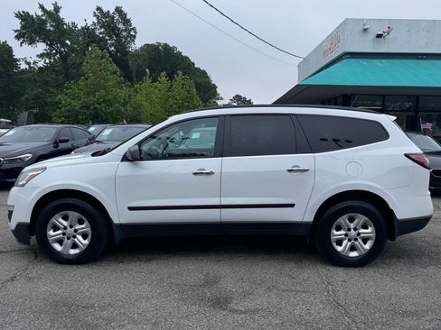 Used 2017 Chevrolet Traverse LS AWD/4WD image 7