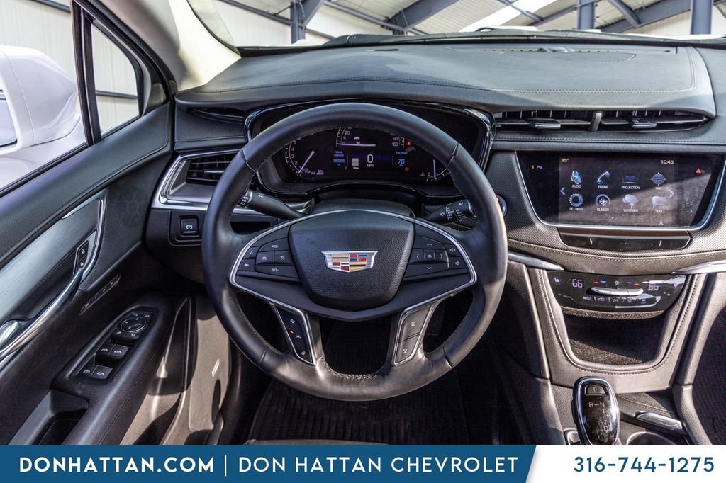 Used 2017 Cadillac XT5 Luxury w/ Driver Awareness Package FWD image 6