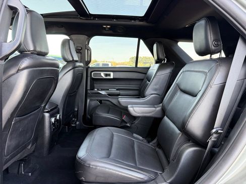 Used 2020 Ford Explorer XLT w/ Equipment Group 202A RWD image 25