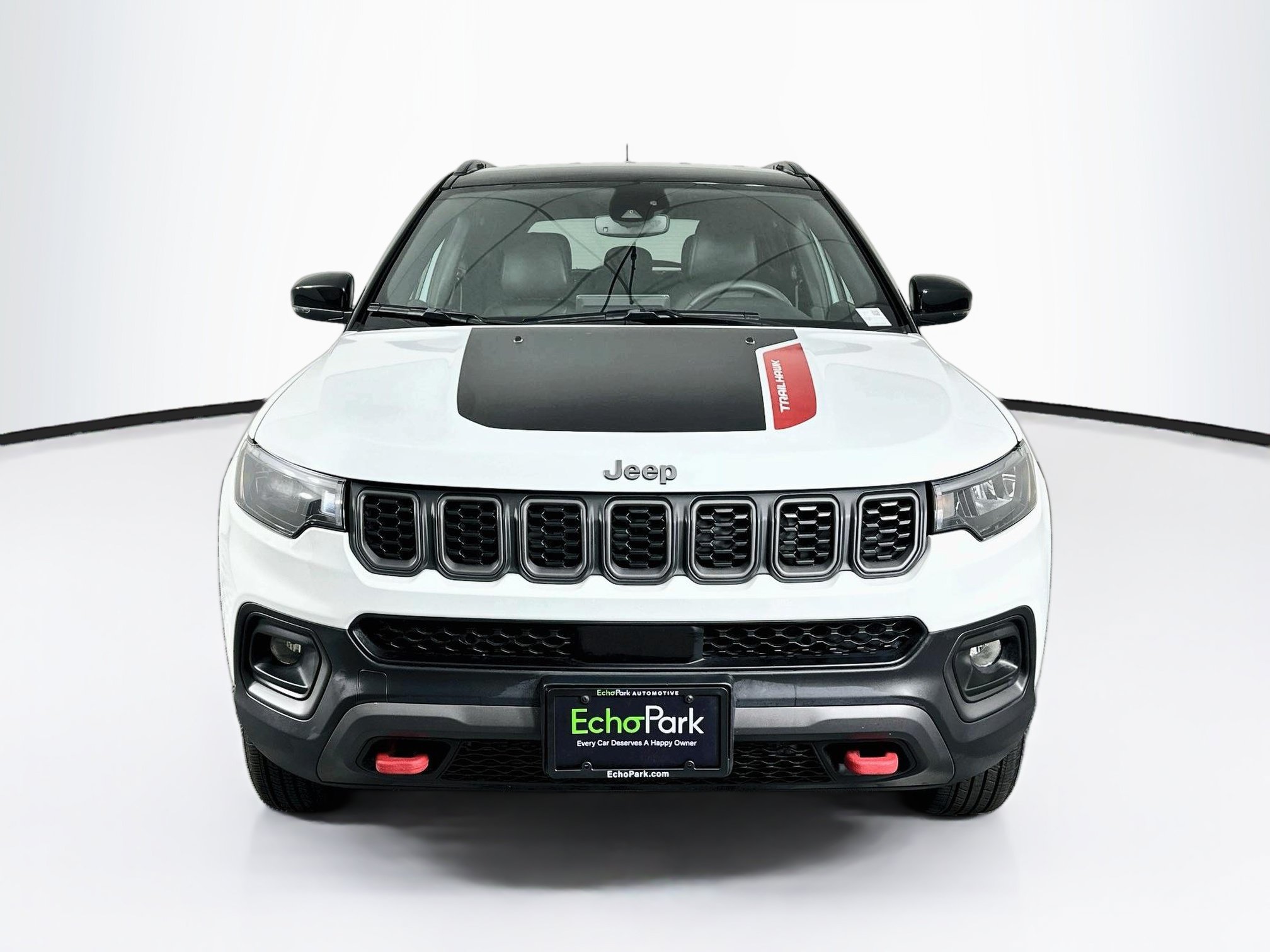 Used 2025 Jeep Compass Trailhawk AWD/4WD image 2