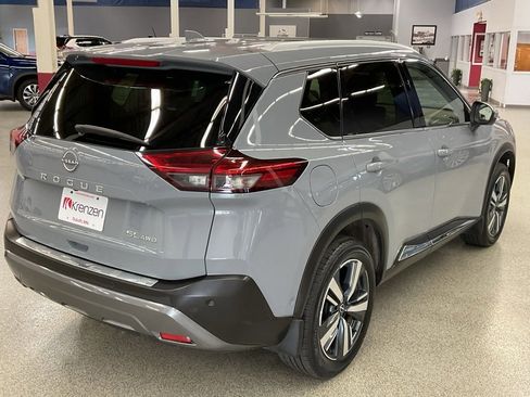 Used 2023 Nissan Rogue SL w/ SL Premium Package image 5