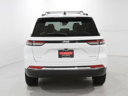 Used 2024 Jeep Grand Cherokee Limited image 21