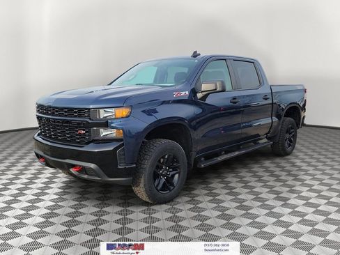 Used 2020 Chevrolet Silverado 1500 Custom Trail Boss w/ Custom Convenience Package image 2