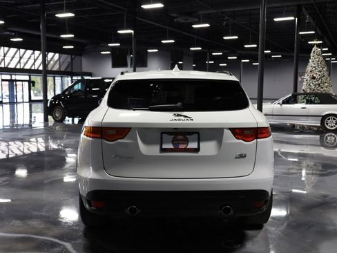 Used 2017 Jaguar F-PACE Premium image 6