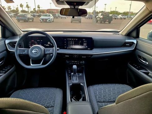 Used 2026 Nissan Kicks SV w/ SV Premium Package FWD image 12