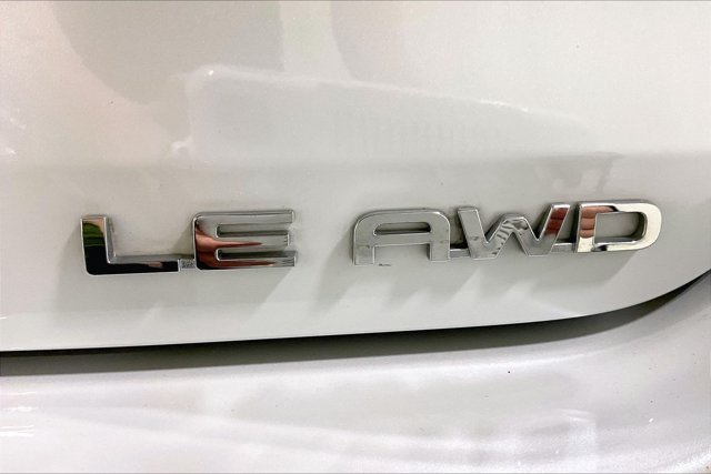 Used 2023 Toyota Highlander LE AWD/4WD image 8