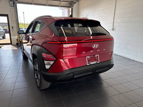Used 2025 Hyundai Kona SEL AWD/4WD image 6