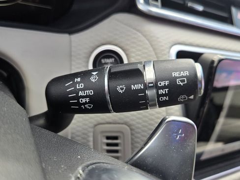 Used 2019 Land Rover Range Rover Velar R-Dynamic SE AWD/4WD image 24