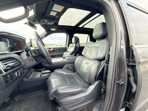 Used 2023 Lincoln Navigator L Reserve image 13