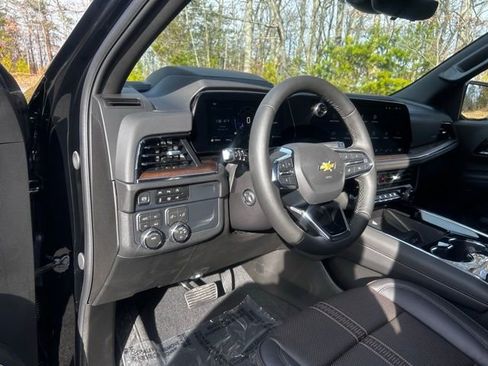 New 2026 Chevrolet Suburban High Country image 10