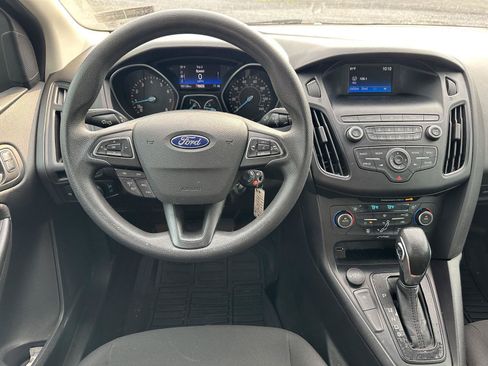 Used 2018 Ford Focus SE FWD image 12