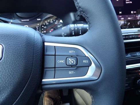 New 2026 Jeep Compass Latitude AWD/4WD image 18