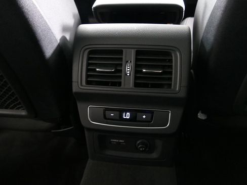 Used 2023 Audi Q5 2.0T Premium w/ Convenience Package AWD/4WD image 28