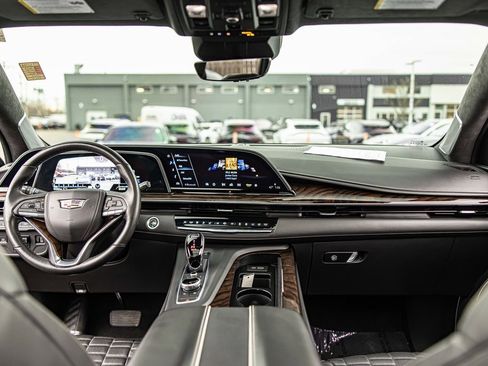 Used 2023 Cadillac Escalade Sport Platinum w/ LPO, ONYX Package image 41