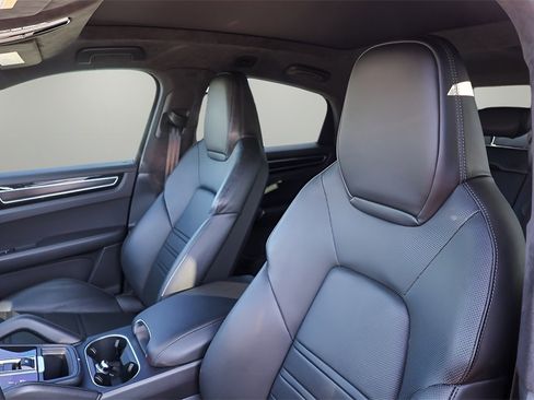 Used 2023 Porsche Cayenne GTS image 10