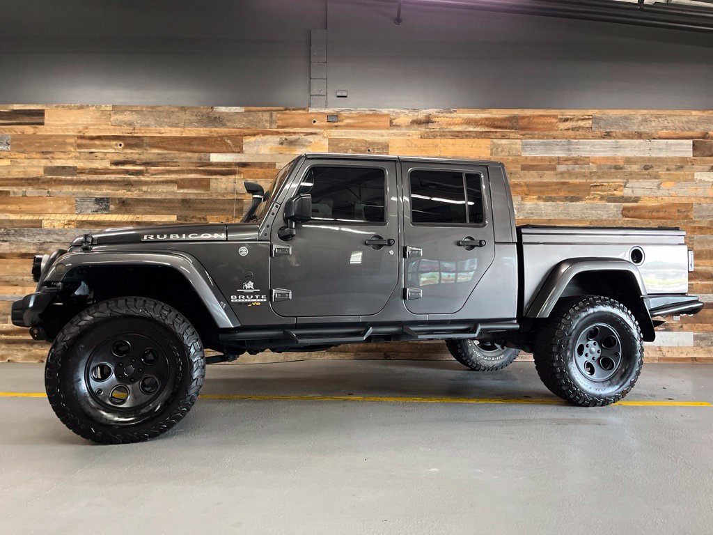 Used 2016 Jeep Wrangler Unlimited Rubicon w/ Connectivity Group AWD/4WD image 23