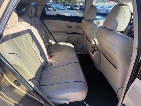 Used 2009 Toyota Venza FWD V6 4dr Crossover image 12