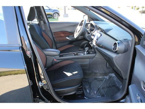 Used 2024 Nissan Kicks SR image 13