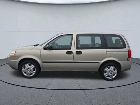 Used 2008 Chevrolet Uplander LS image 2