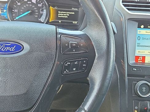 Used 2018 Ford Explorer XLT w/ Equipment Group 202A AWD/4WD image 22