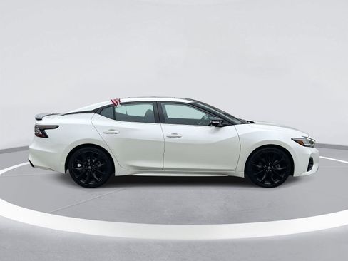 Certified 2023 Nissan Maxima SR w/ Sport Mat Group image 5
