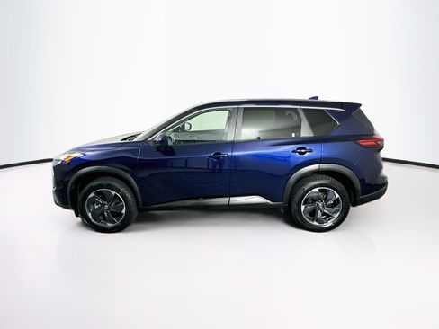 Used 2025 Nissan Rogue SV AWD/4WD image 4