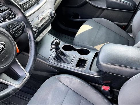 Used 2016 Kia Sorento AWD w/ LX Convenience Package image 15