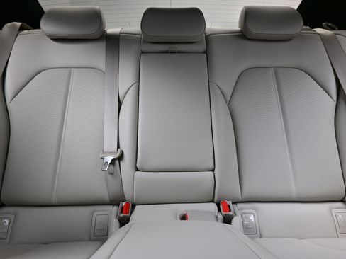 Certified 2024 Genesis G70 2.5T image 16