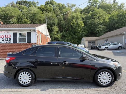 Used 2012 Ford Focus SE FWD image 4