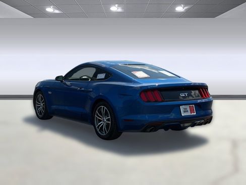Used 2017 Ford Mustang GT RWD image 5