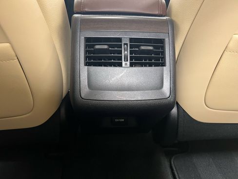 Used 2017 Toyota Avalon XLE Premium image 31