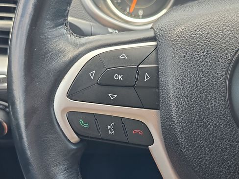 Used 2016 Jeep Cherokee Trailhawk w/ Comfort/Convenience Group AWD/4WD image 16
