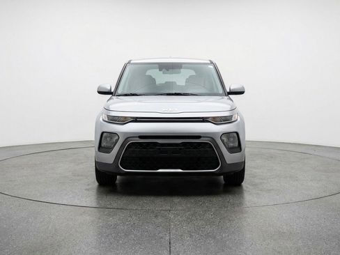 Used 2025 Kia Soul LX w/ LX Technology Package image 2