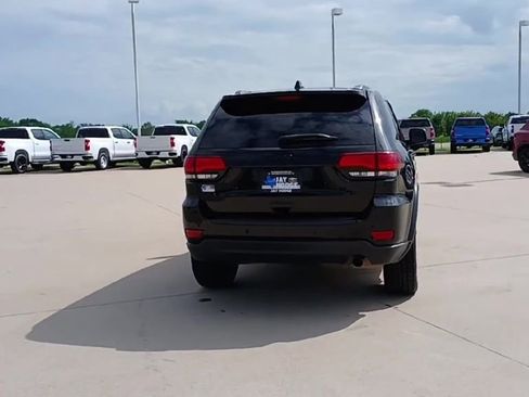 Used 2021 Jeep Grand Cherokee Freedom Edition RWD image 7