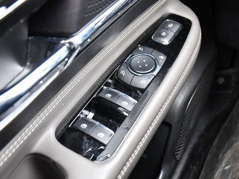 Used 2023 Lincoln Corsair AWD w/ Equipment Group 101A image 24