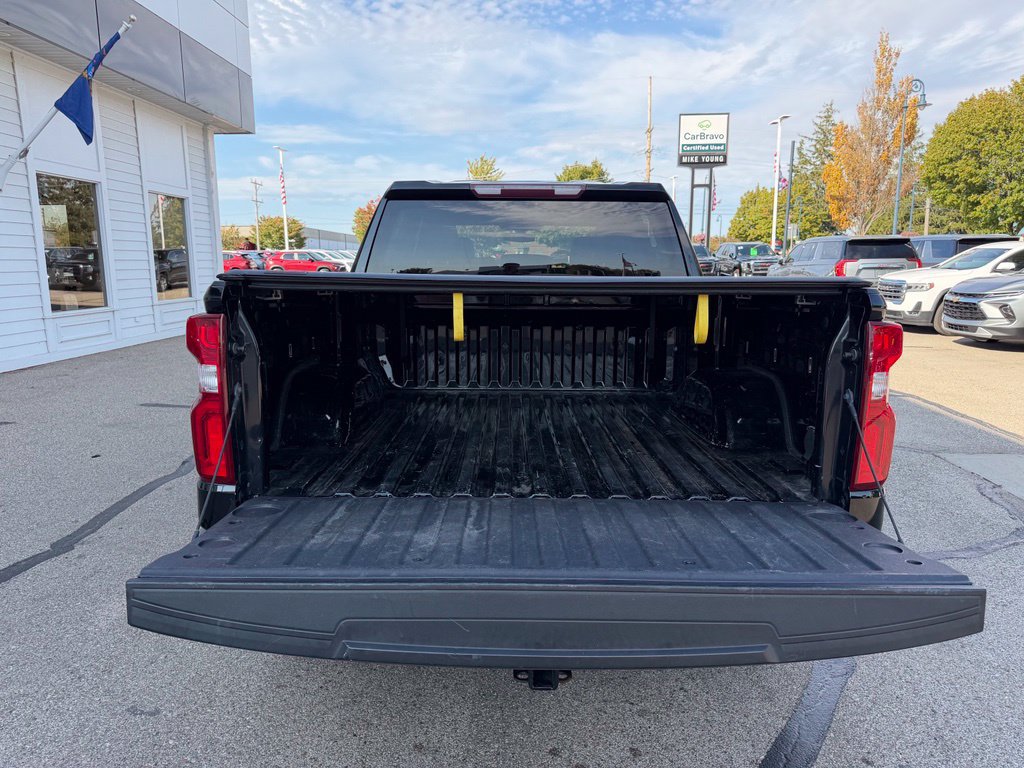 Used 2021 Chevrolet Silverado 1500 Custom w/ LPO, Dark Essentials Package AWD/4WD image 9