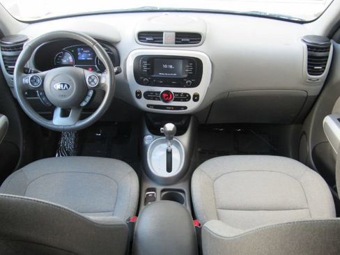 Used 2017 Kia Soul EV-e image 2