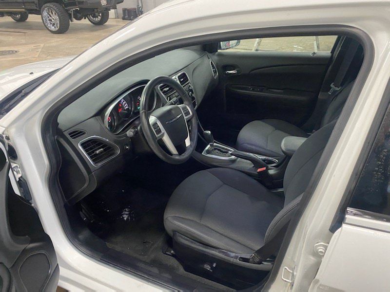 Used 2014 Chrysler 200 Touring w/ 200 S Group FWD image 5