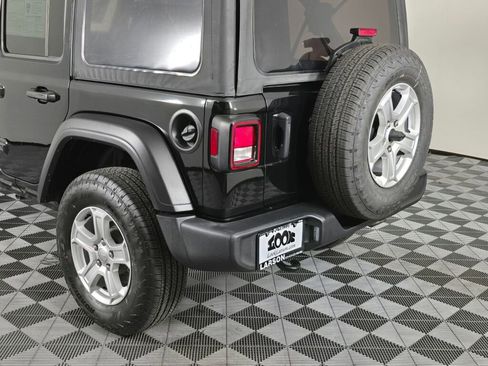 Used 2022 Jeep Wrangler Unlimited Sport image 13