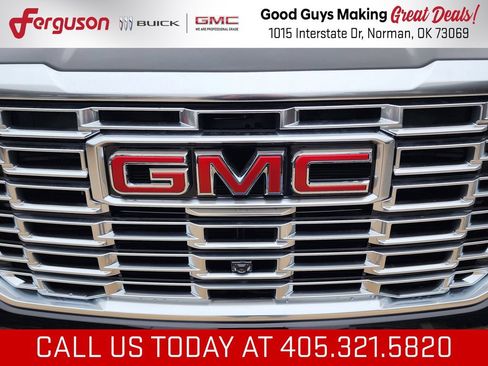 New 2026 GMC Yukon Denali w/ Denali Reserve Package AWD/4WD image 9